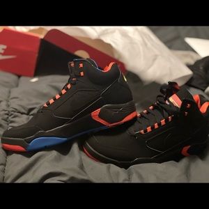 bikerssize 8, colors black,red, and blue